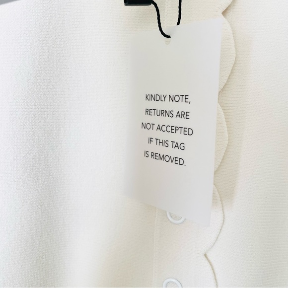 Revolve Helsa XS Elvira ribbed scalloped cardigan in ivory white - Picture 6 of 10